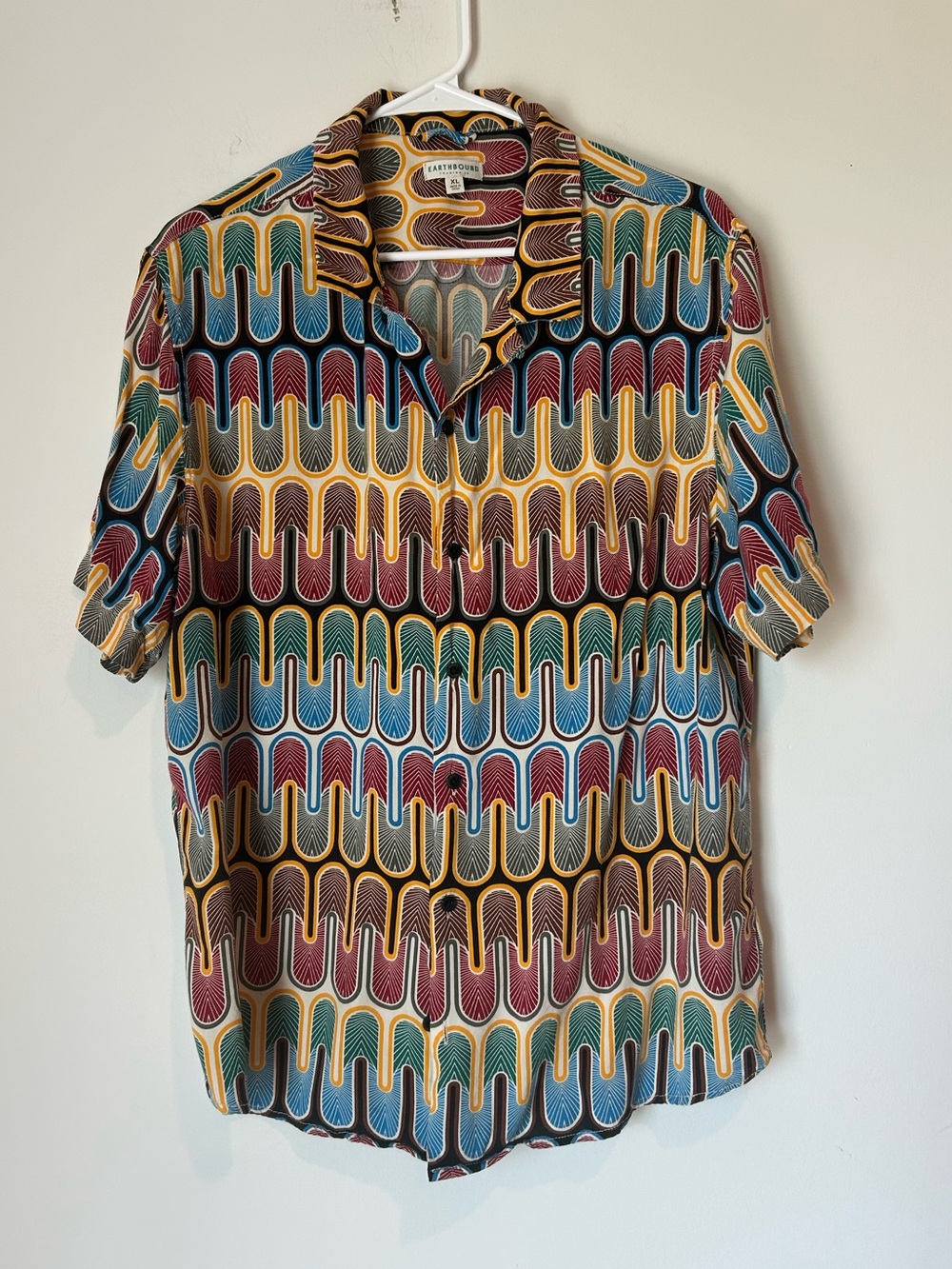 Earthbound Trading Men’s XL Retro Pattern Button Down Shirt
